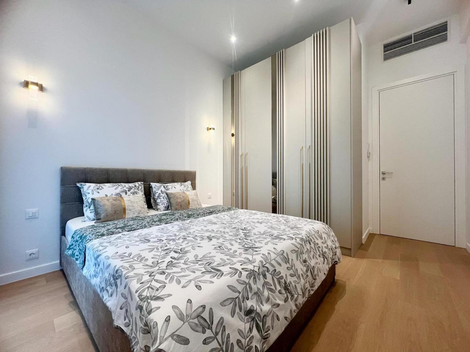 One Verdi Luxury Apartments Bukarest Kültér fotó